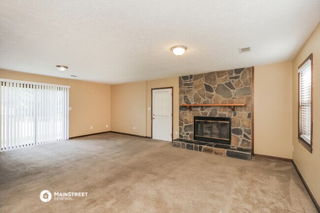 Building Photo - 5071 Hubert Dr