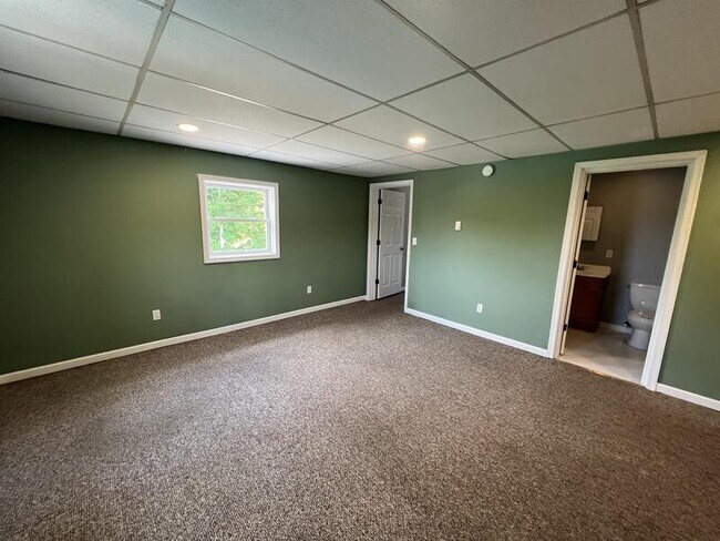 Foto del edificio - 1594 Heart Lake Rd