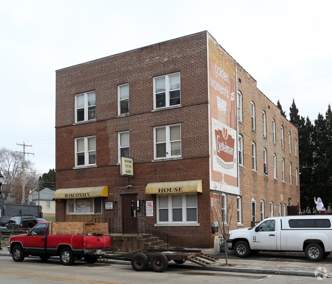 Building Photo - Wisconsin House