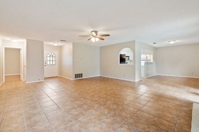 Building Photo - Experience the best of North Austin living...
