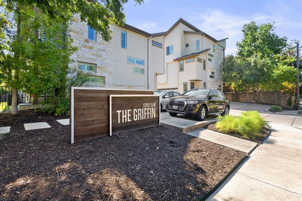 Foto principal - 1205 Elm St