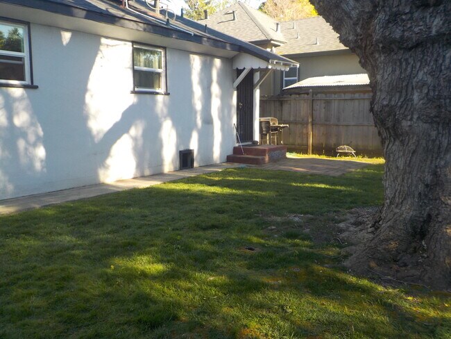 Foto del edificio - 1211 Laburnum Ave