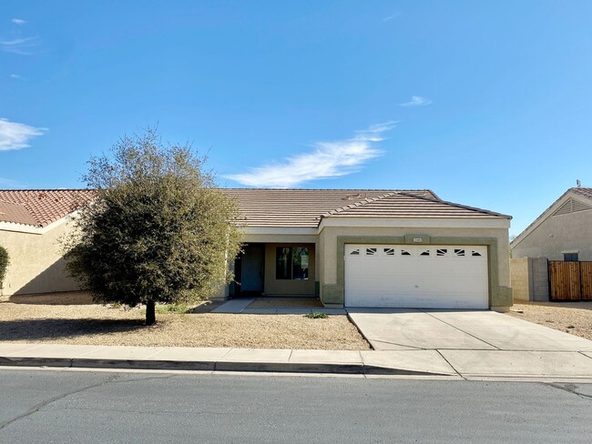 Building Photo - 3 Bedroom 2 Bathroom in El Mirage