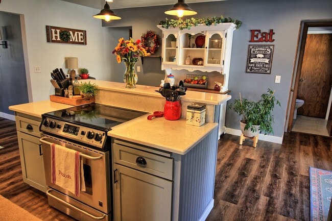 Building Photo - 12049 W Grange Ave