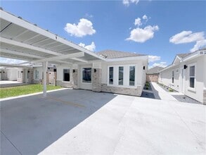 Building Photo - 823 N Woodson Ave