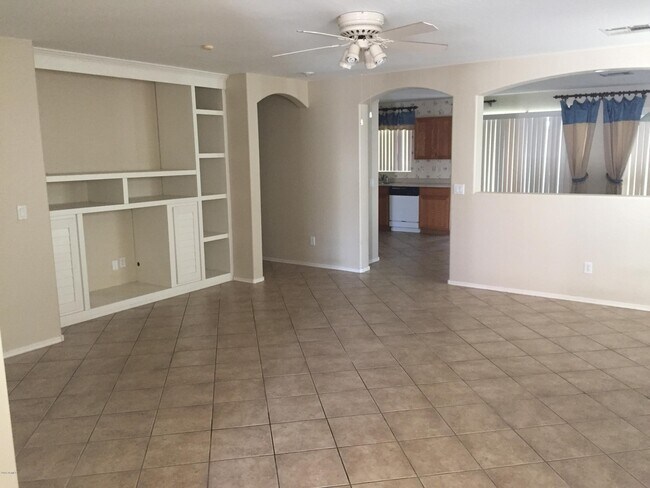 Foto del edificio - 2276 S 172nd Ln