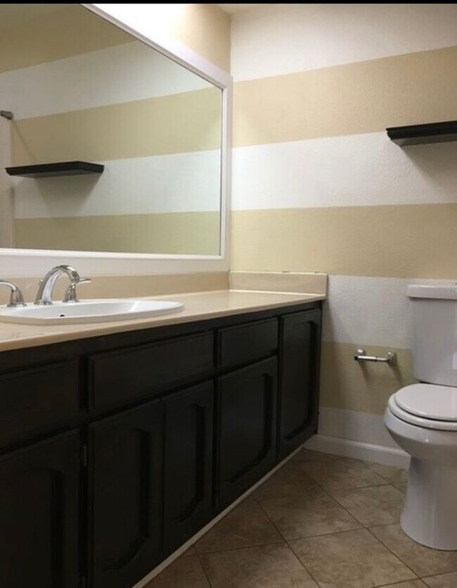 Foto del edificio - Beautiful 4 bed, 2 Bath home for Rent. Paid Water and Landscaping!