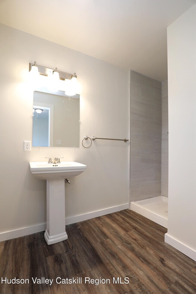 Foto del edificio - 14311 US-9W