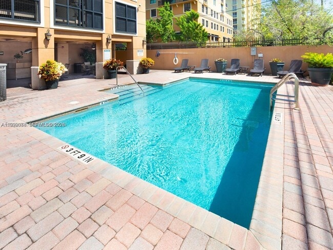 Foto del edificio - 3590 Coral Way