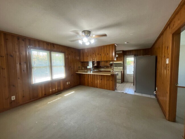 Foto del edificio - 2039 Ironwood Dr