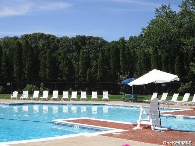 Building Photo - 199 Pointe Cir N