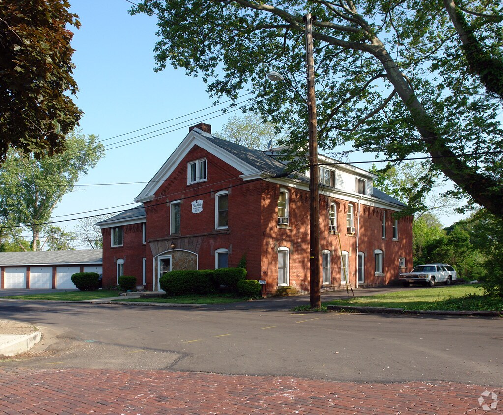 Primary Photo - 129 Oak Park Dr