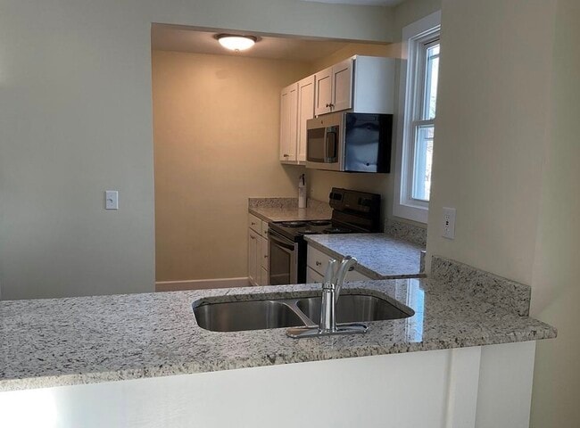 Photo - 564 High St Apartment