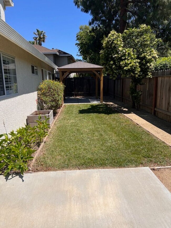 Foto del edificio - Large home in South Davis