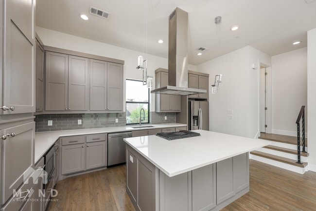 Building Photo - 4515 Cabell Dr