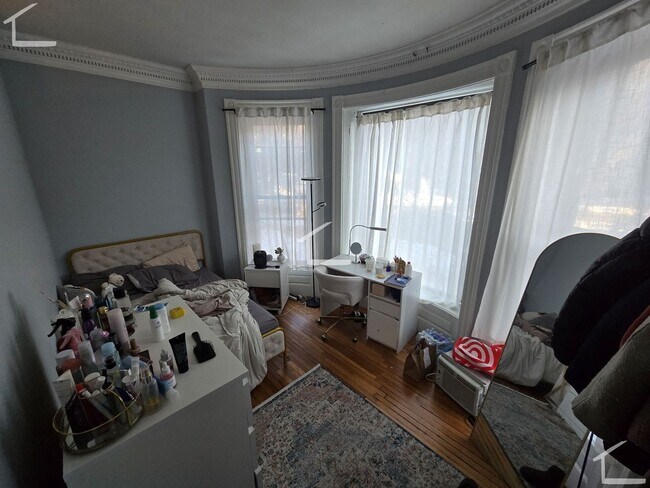 Foto del edificio - 9/1 Rare 4BR/2BA in Kenmore Sq, Heat/hot water inc!