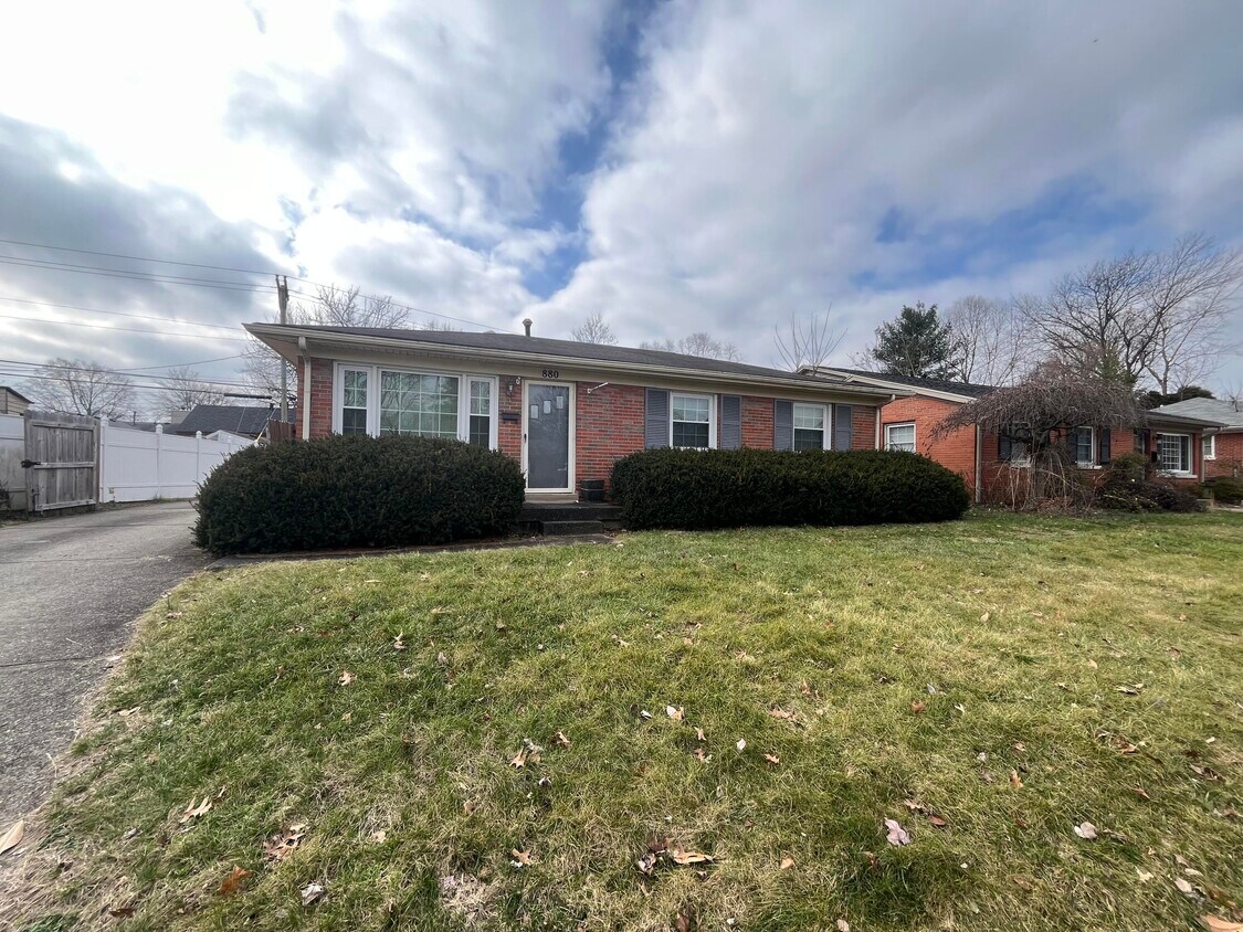 880 Honeysuckle Rd, Lexington, KY 40504 House Rental in Lexington, KY