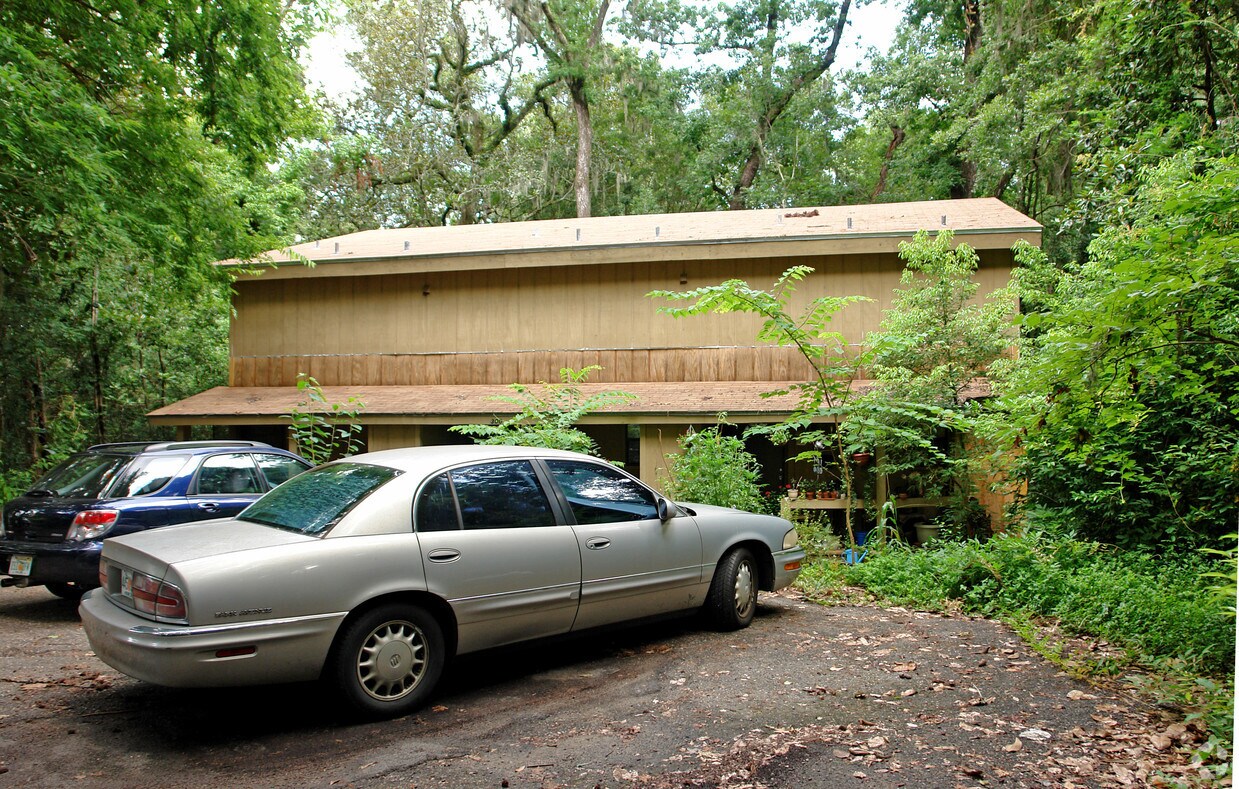 Building Photo - 300 Vantage Point Ln
