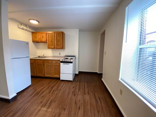 Building Photo - 64 Merrimack St