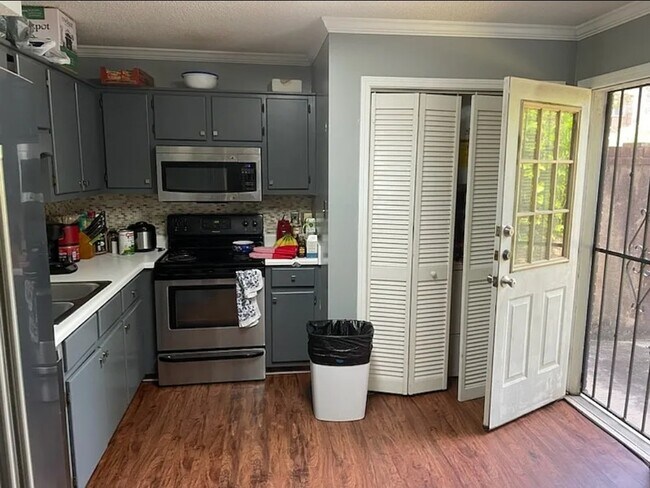 Foto del edificio - 2165 S Milledge Ave