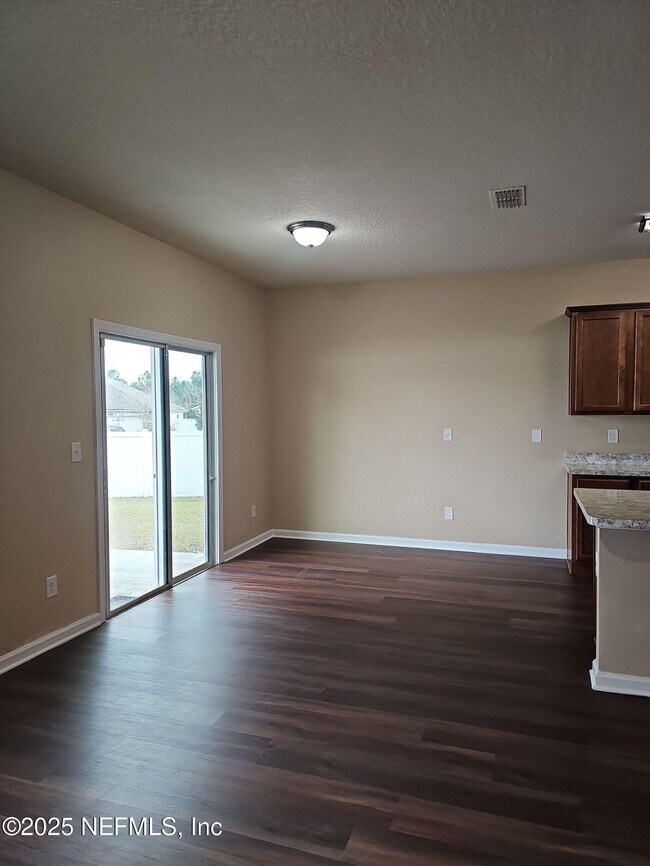 Building Photo - 1981 Rock Springs Way