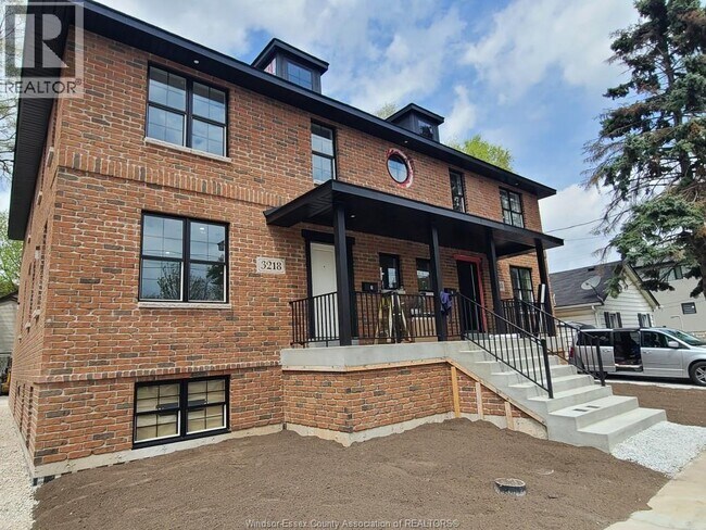 Photo du bâtiment - 3218 Baby St