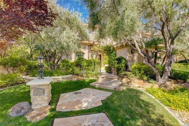 Building Photo - 405 Royalton Dr