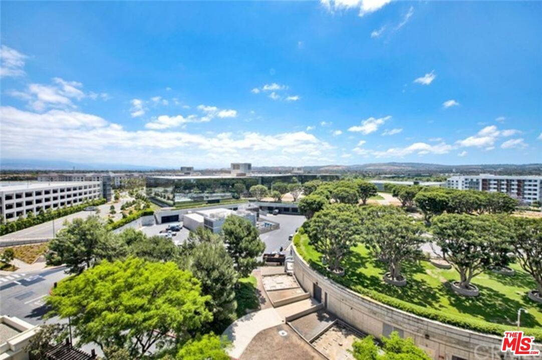 Foto principal - 3141 Michelson Dr