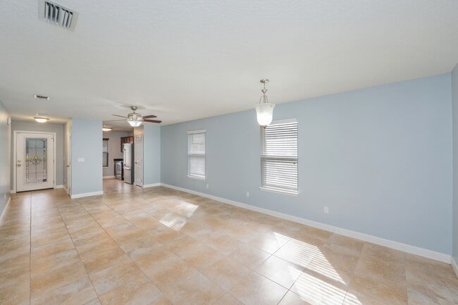 Foto del edificio - 202 Paschel Ave