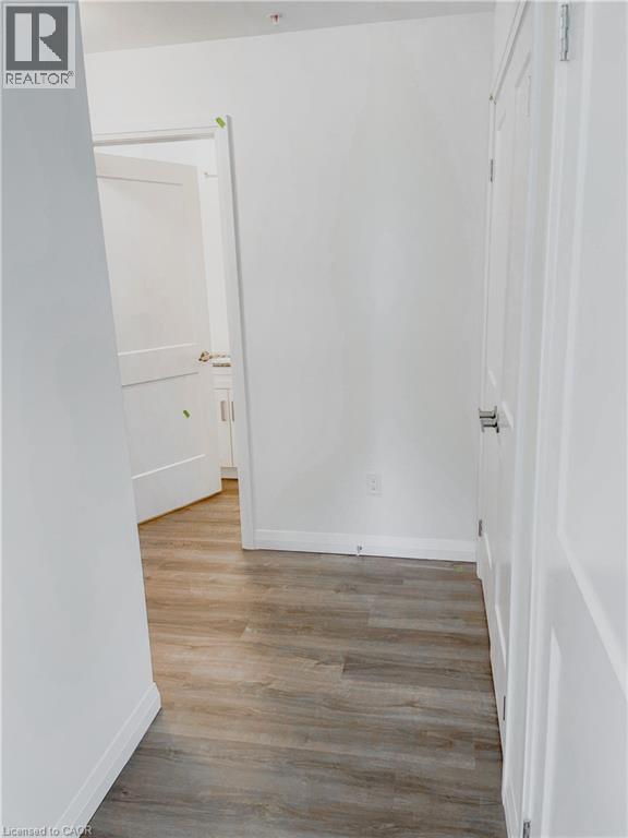 Building Photo - 60 Charles St W