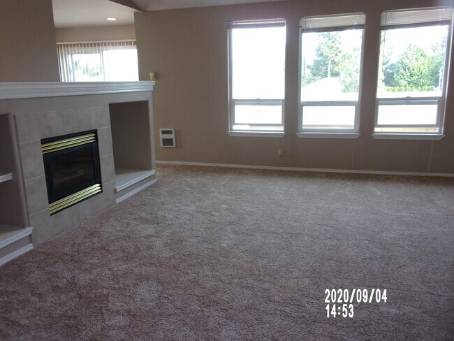 Foto del edificio - 800 96th Ave NE