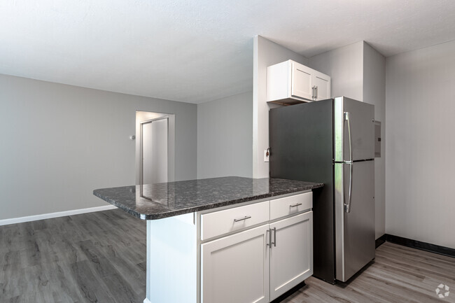 2BR, 1BA - 779SF - Park House Apartments