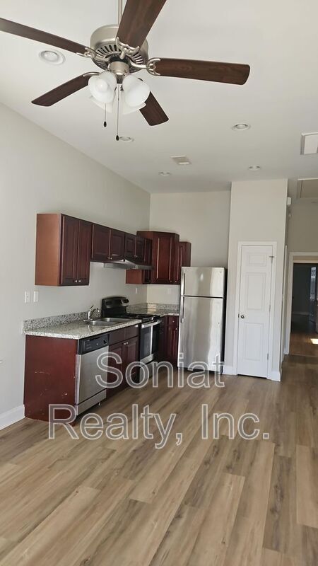 Foto del edificio - 9222 Colapissa St
