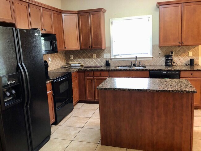 Building Photo - 2417 Abbeyglen Cir