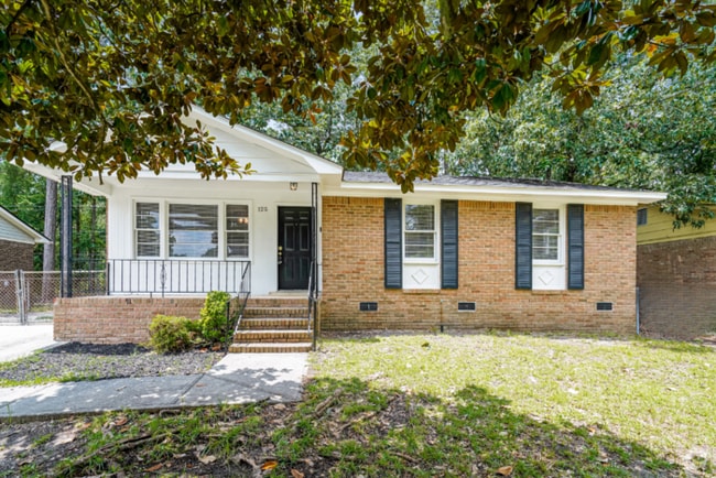 Building Photo - 125 Foxhunt Rd