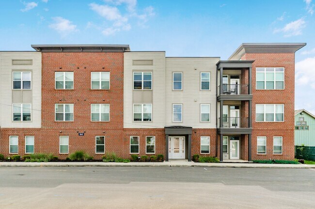 Building Photo - 860 Ingleside Ave