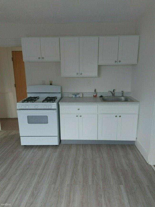Building Photo - 2 br, 1 bath Duplex - 40 Summer St 2-54