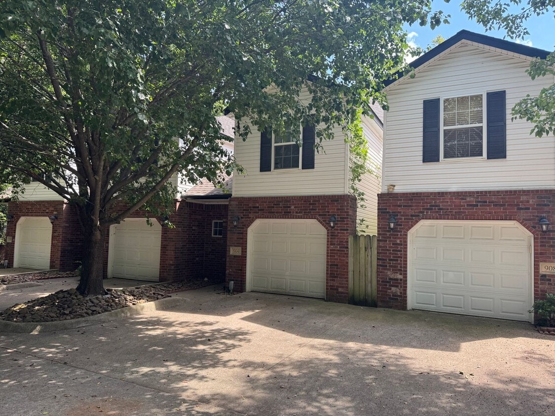 Foto principal - 904 S Wood Ave