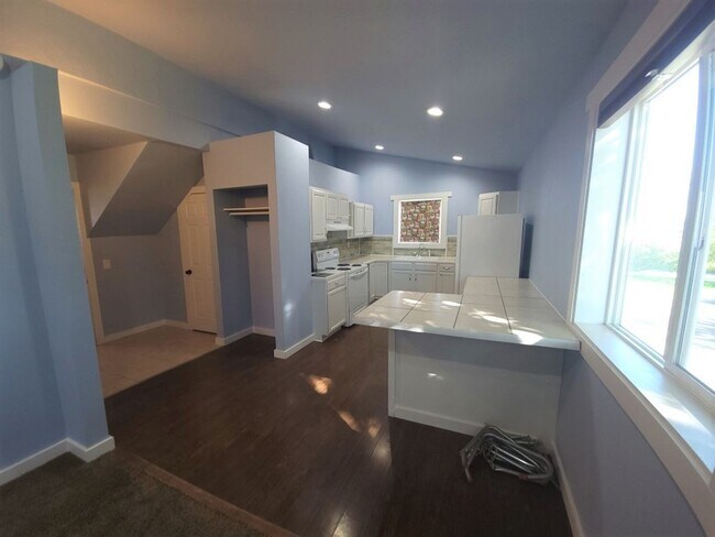 Foto del edificio - Large Studio Apartment in St. Anthony