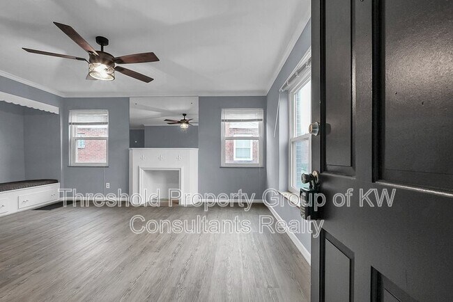 Building Photo - 851 Kenwick Rd