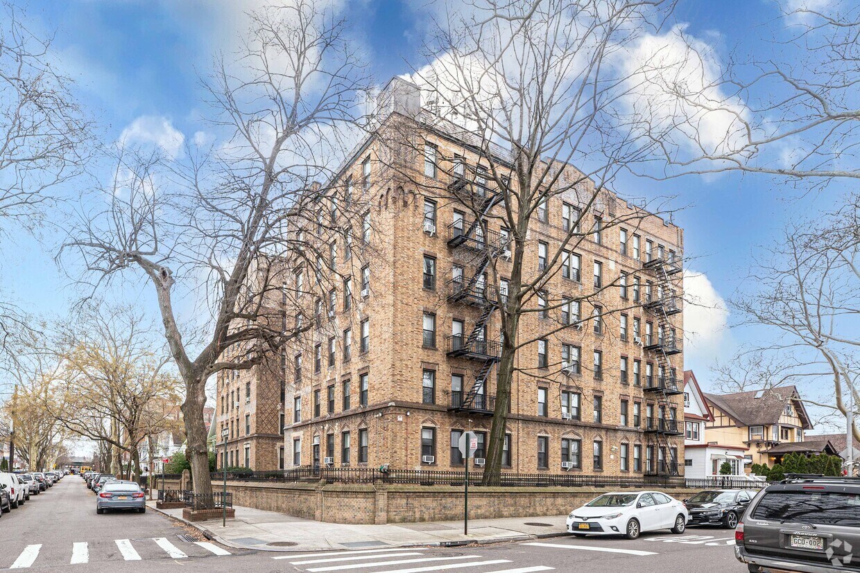 Foto principal - 86-10 109th St
