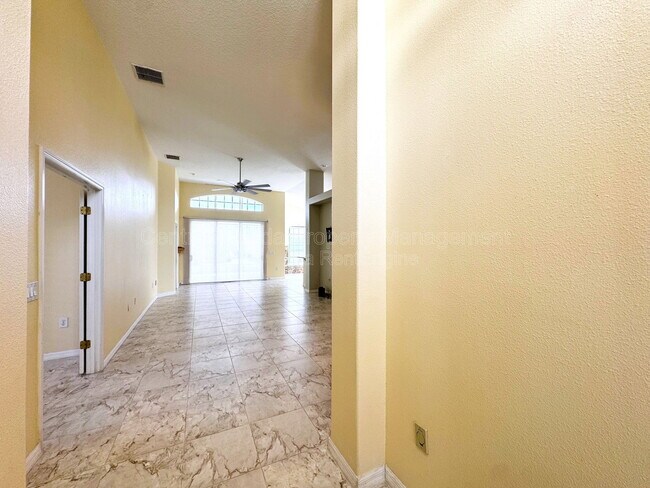 Foto del edificio - 140 Moss Ln