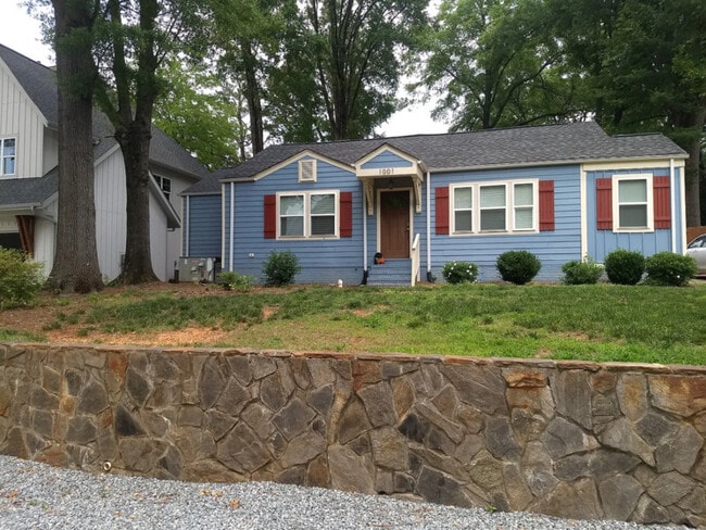 Foto del edificio - 1001 Lunsford Pl