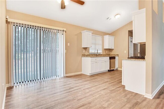 Foto del edificio - 2257 Leslie Brook Dr