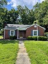 Building Photo - 209 W Elm St