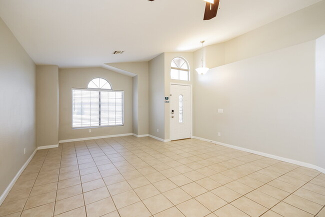 Building Photo - 15550 N Naegel Dr