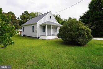 Building Photo - 507 Burton St