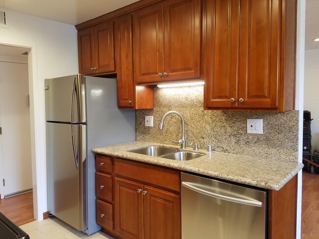 Stainless steel appliances - 181 Del Medio Ave