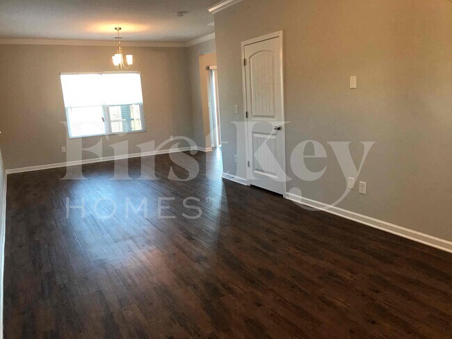 Building Photo - 5069 Bella Ct