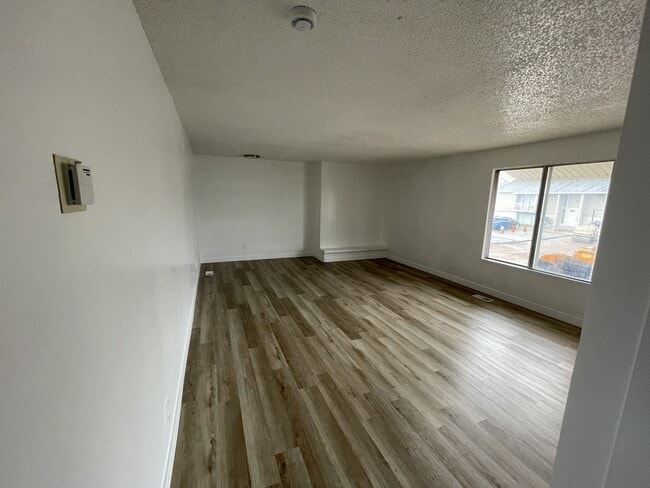 Building Photo - 116 Lilac Way